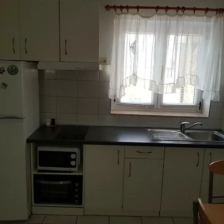 Centar - Mirjana Makarska